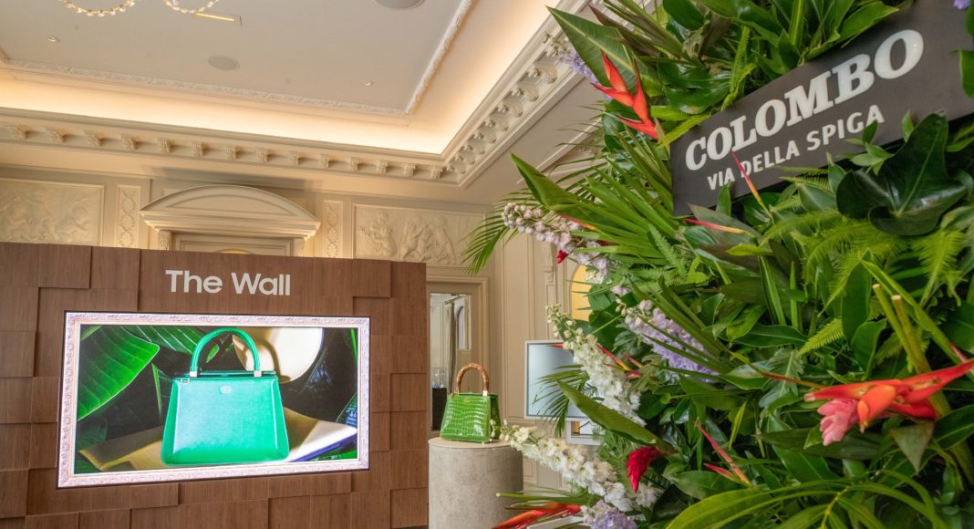 the-wall-luxury-samsung-tpvnews-carteleria-digital-moda The Wall Luxury - Samsung - TPVnews - cartelería digital - moda