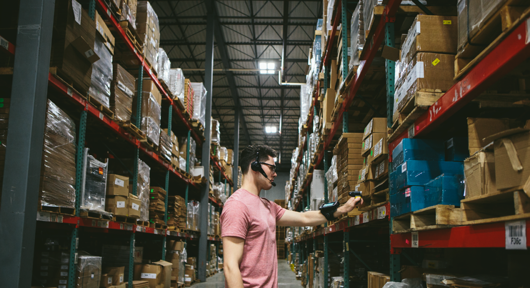 almacenes-zebra-tpvnews-wearables Almacenes - Zebra - TPVnews - wearables - Tai Editorial - España