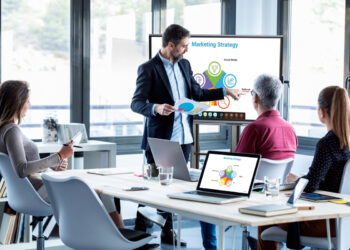 VSeven - TPVnews- Ingram Micro - paneles interactivos - Tai Editorial - España