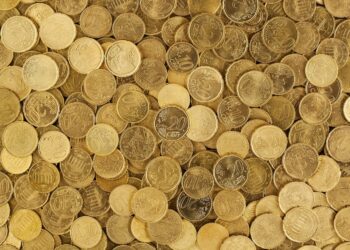 Manejar dinero en efectivo sigue siendo importante para la mayoría de los españoles