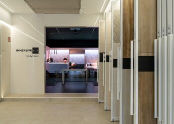 LG - TPVnews - Pantallas - TAU Cerámica - Tai Editorial España