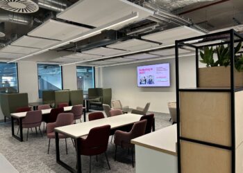 Pantallas - Bravia Sony - Newsbook - Universidad - Tai Editorial España