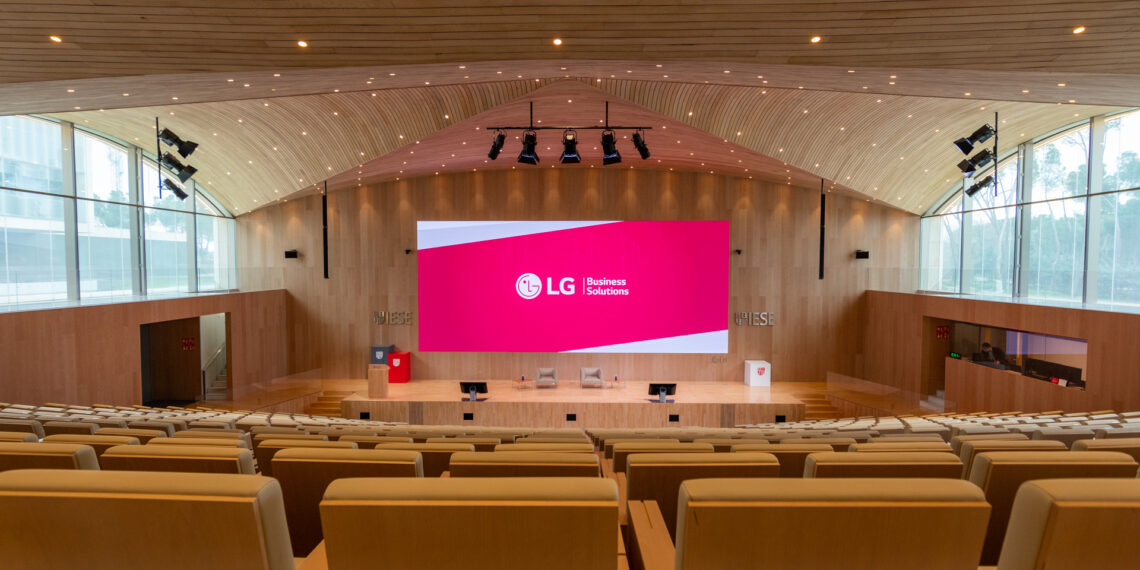 IESE elige la tecnología de LG Business Solutions para transformar su campus de Madrid