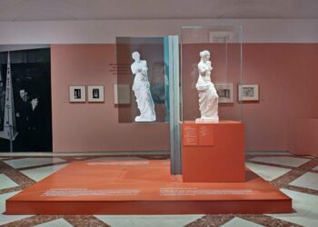 Arte y tecnología se unen en el Teatro-Museo Dalí gracias a la pantalla OLED transparente de LG